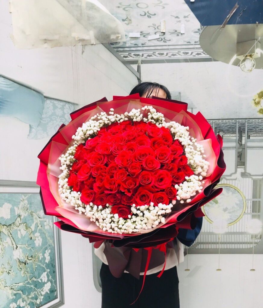 Khám phá thế giới hoa tươi tại cửa hàng