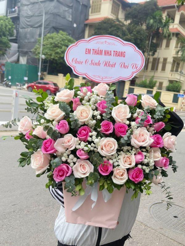 Giao Hàng Nhanh Chóng, Đúng Hẹn